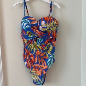 Women’s Cupshe one piece swim suit large NWT